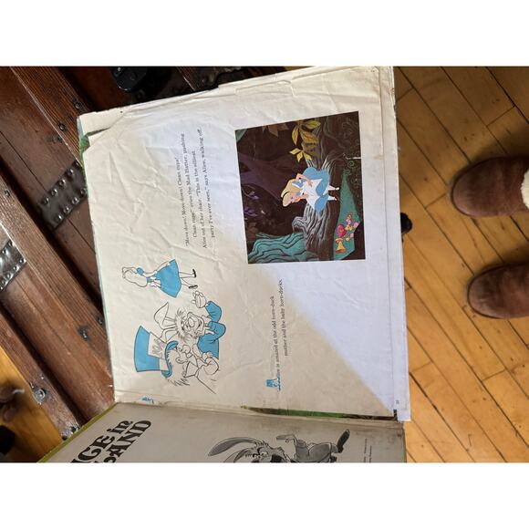 Disney's Alice In Wonderland Illustrated Book and Long Playing Album 1969 - Picture 2 of 3